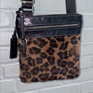 🐆 Aqua Madonna Crossbody Cheetah/Leopard Purse. Excellent Condition!